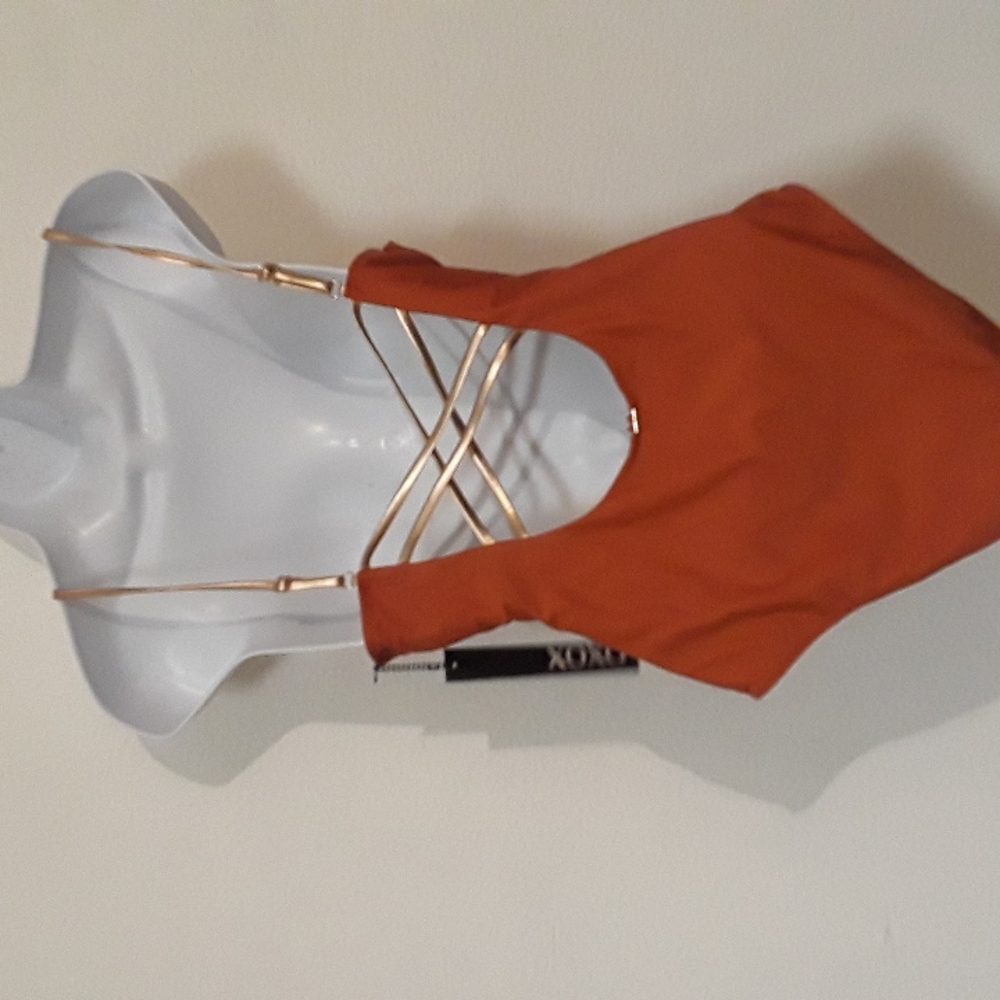 *C1- NEW XOXO SPICE COLOR SZ. MED ONE PIECE  BATHING SUIT w/ ORIG. TAGS - Picture 3 of 4